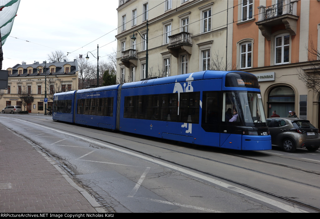 MPK Kraków RY 825